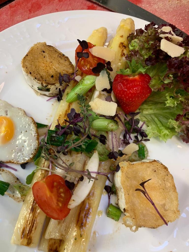 Gasthaus Baeren Niederrotweil エクステリア 写真